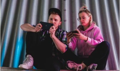 Aplicarea foliei pe telefon pas cu pas