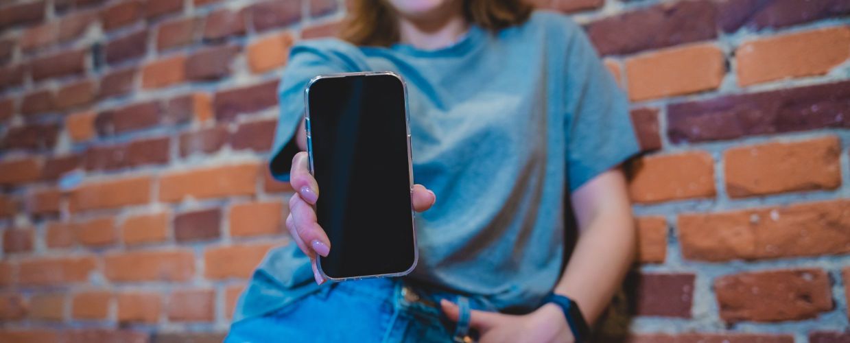 Sticlă securizată pentru telefon. Care să alegi?